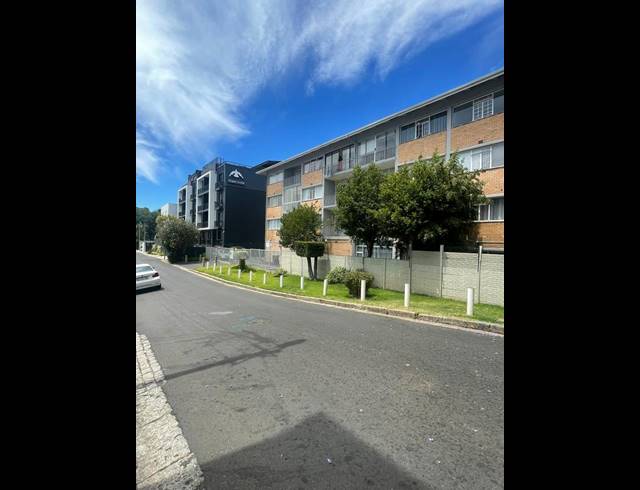1 BEDROOM PROPERTY TO RENT IN RONDEBOSCH